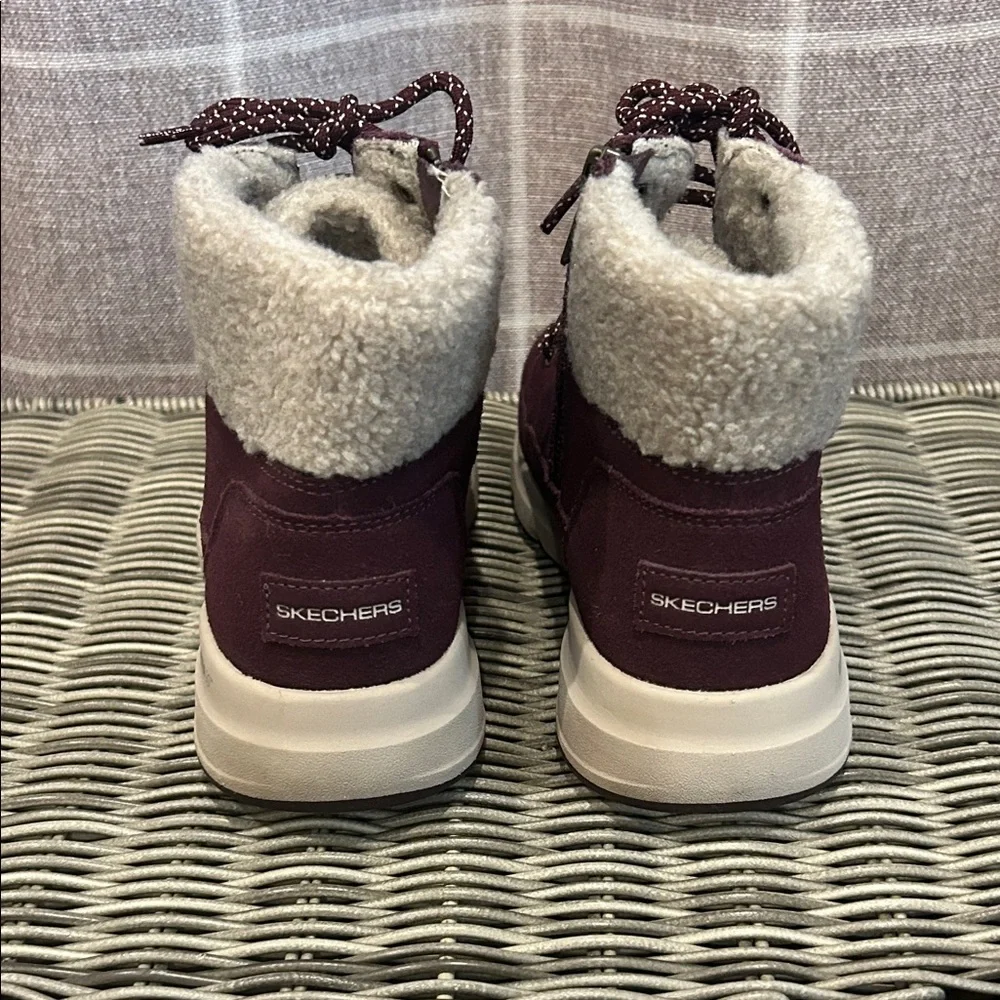 Skechers On The Gi Women's Glacial Lace-Up Size 8 Boots - Picture 2 of 6